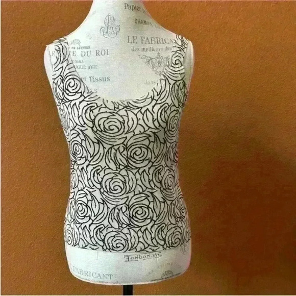 Donna Karan New York- Wool Print Sweater Tank
Size Large EUC! - Picture 2 of 7